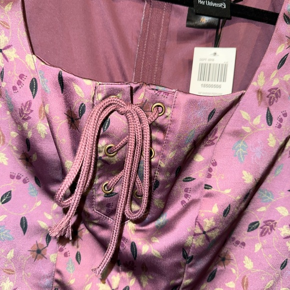 Her Universe Disney Hocus Pocus Sarah Peplum Long-Sleeve Top - Picture 3 of 8